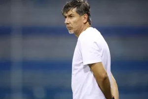 Ομόνοια Αραδίππου-ΑΠΟΕΛ: 4η σερί νίκη με τεσσάρα (φώτος)