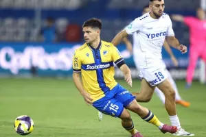 Ομόνοια Αραδίππου-ΑΠΟΕΛ: 4η σερί νίκη με τεσσάρα (φώτος)