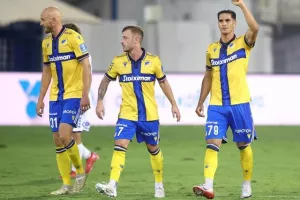 Ομόνοια Αραδίππου-ΑΠΟΕΛ: 4η σερί νίκη με τεσσάρα (φώτος)