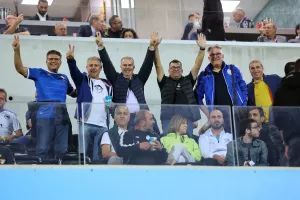 Η παρέα του καφεστράτα