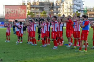 ΜΥΡΙΖΕΙ... Σαλαμίνα!