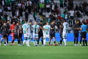 Λευκή... ισοπαλία στο ΓΣΠ/Με 10 ο Άρης για 70+ λεπτά