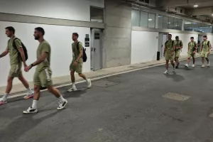(ΦΩΤΟΣ kerkida) Η άφιξη της AΕΚ