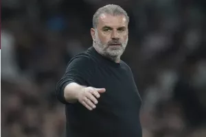 Ρόι Κιν για Ποστέκογλου: “Δεν ξέρω αν πρέπει να μείνει στη Νότιγχαμ για ολόκληρη τη σεζόν”
