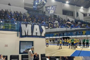 Αποσβολωμένοι οι παίκτες της Μακάμπι - Χειροκροτούσαν τους ΜΑΧΗΤΕΣ (Βίντεο)