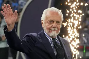 Ντε Λαουρέντις: “Οι παίκτες άνω των 23 ετών δεν θα πρέπει να αγωνίζονται στις εθνικές ομάδες”