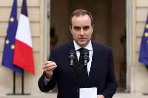 Πώς η Γαλλία έφτασε στην παραίτηση του Λεκορνί μετά από μόλις 27 ημέρες πρωθυπουργίας