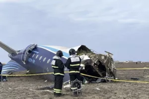 Ο Πούτιν έδωσε λεπτομέρειες για τη συντριβή του Azerbaijan Airlines