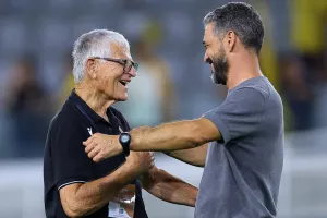 ΩΡΑΙΟ ΑΕΛίστικο σκηνικό 