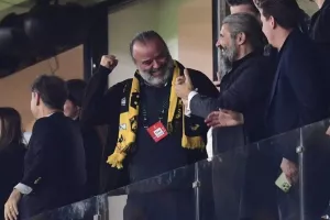 ΑΕΚ: Οι έξαλλοι πανηγυρισμοί του Ηλιόπουλου μετά το γκολ του Γιόβιτς
