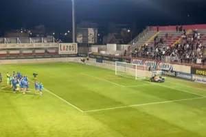 (Βίντεο Kerkida/Φώτος) Αντάλλαξαν χειροκρότημα και... ανανέωσαν το ραντεβού