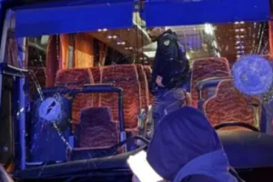 Νεκρός οδηγός πούλμαν μετά από επίθεση οπαδών