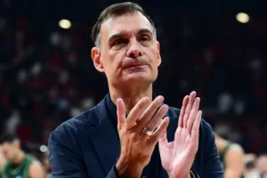 Ο Μπαρτζώκας στα 200 ματς πρωταθλήματος με τον Ολυμπιακό