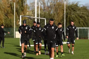 ΠΑΟΚ: Προπόνηση στη Γαλλία με το μυαλό στο Βόλο