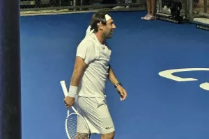 (Φώτος Kerkida) ΕΝΤΥΠΩΣΙΑΚΟ Tennis Showdown στην Marcos Baghdatis Tennis Academy