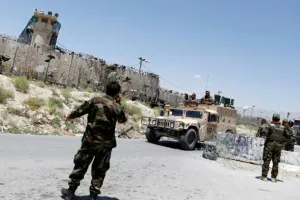 Πακιστάν: Σφοδρές συγκρούσεις στα σύνορα με το Αφγανιστάν