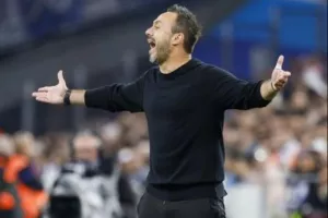 Ντε Τσέρμπι: «Δεν μπορούμε να έχουμε δύο διαφορετικές εκδοχές της ίδιας ομάδας»