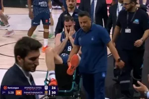 Σοκ με Παπαγιάννη-Σοβαρός τραυματισμός