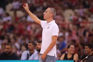 Κάτας: «Πρέπει να είμαστε προετοιμασμένοι για την ένταση που βγάζει στο παιχνίδι του ο Ολυμπιακός»