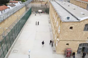 Φόνος Δημοσθένους/Έρευνες και στις φυλακές