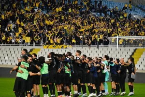 (Βίντεο kerkida) Παίκτες και κόσμος: "Ισόβια μόνο για σένα"