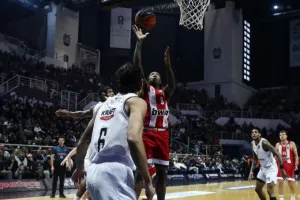 Πέρασε από το καυτό ''Παλατάκι'' και διατήρησε το αήττητο