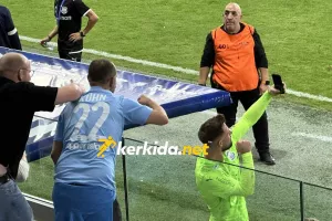 (Φώτος Kerkida) Υψωμένες γροθιές και σέλφι!