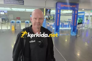 ΕΔΩ... ο κόουτς!