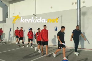 (Φώτος Kerkida) Η άφιξη της Νέας Σαλαμίνας 