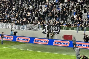 (Βίντεο-Φώτος kerkida) Απολλωνίστες και Ομονοιάτες κατέθεσαν λουλούδια