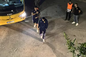 Φώτος kerkida από την άφιξη της ΑΕΛ