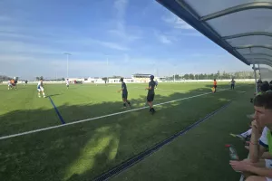 Νίκη και παραμονή στην κορυφή