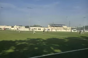 Νίκη και παραμονή στην κορυφή