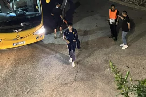 Φώτος kerkida από την άφιξη της ΑΕΛ