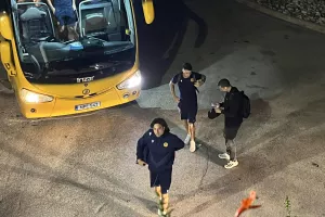 Φώτος kerkida από την άφιξη της ΑΕΛ