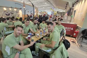 (Φώτος Kerkida) Χαμογελαστοί, πανέτοιμοι και... υποψιασμένοι