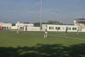 Νίκη και παραμονή στην κορυφή