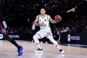 Πρώτος Έλληνας σε τρίποντα στην ιστορία της Ευρωλίγκας ο Σλούκας-Άφησε πίσω τον Σπανούλη