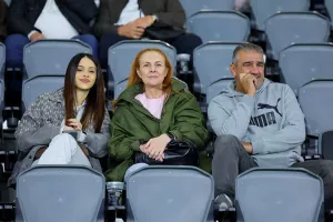 Άλλα...περίμεναν