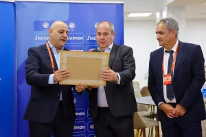 (Φώτος) Ανταλλαγή... αναμνηστικών