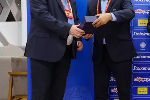 (Φώτος) Ανταλλαγή... αναμνηστικών