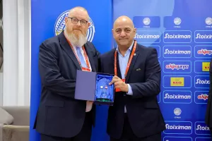 (Φώτος) Ανταλλαγή... αναμνηστικών