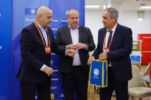 (Φώτος) Ανταλλαγή... αναμνηστικών