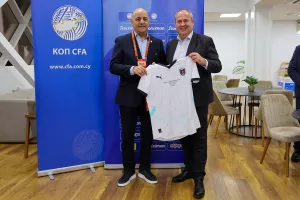 (Φώτος) Ανταλλαγή... αναμνηστικών