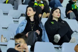 ΦΩΤΟΣ από τις κερκίδες στο Απόλλων - ΑΕΚ