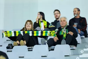 ΦΩΤΟΣ από τις κερκίδες στο Απόλλων - ΑΕΚ