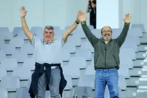 ΦΩΤΟΣ από τις κερκίδες στο Απόλλων - ΑΕΚ