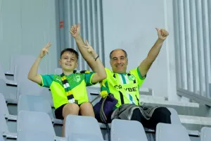 ΦΩΤΟΣ από τις κερκίδες στο Απόλλων - ΑΕΚ