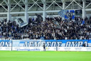 ΦΩΤΟΣ από τις κερκίδες στο Απόλλων - ΑΕΚ