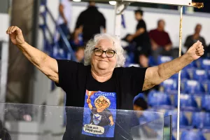 Η αγαπημένη γιαγιά... σταθερά! 